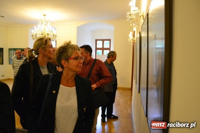 Zdjęcie w galerii na portalu naszraciborz.pl: Plakat Olimpijski - otwarcie wystawy na Zamku Piastowskim  wiadomości z regionu