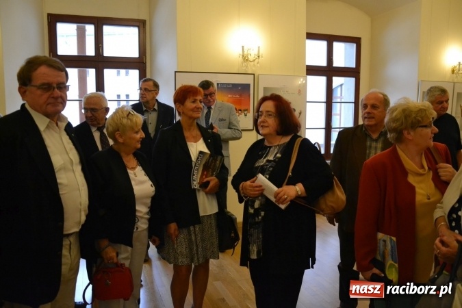 Zdjęcie w galerii na portalu naszraciborz.pl: Plakat Olimpijski - otwarcie wystawy na Zamku Piastowskim  wiadomości z regionu