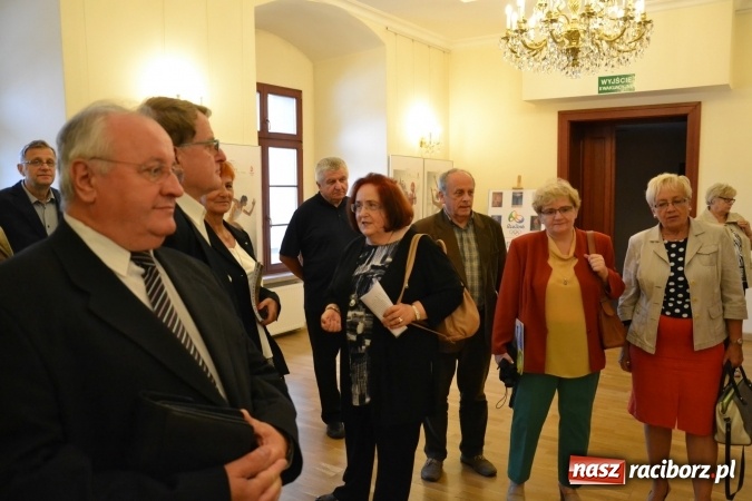 Zdjęcie w galerii na portalu naszraciborz.pl: Plakat Olimpijski - otwarcie wystawy na Zamku Piastowskim  wiadomości z regionu