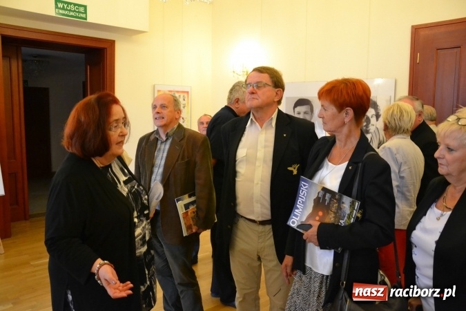 Zdjęcie w galerii na portalu naszraciborz.pl: Plakat Olimpijski - otwarcie wystawy na Zamku Piastowskim  wiadomości z regionu