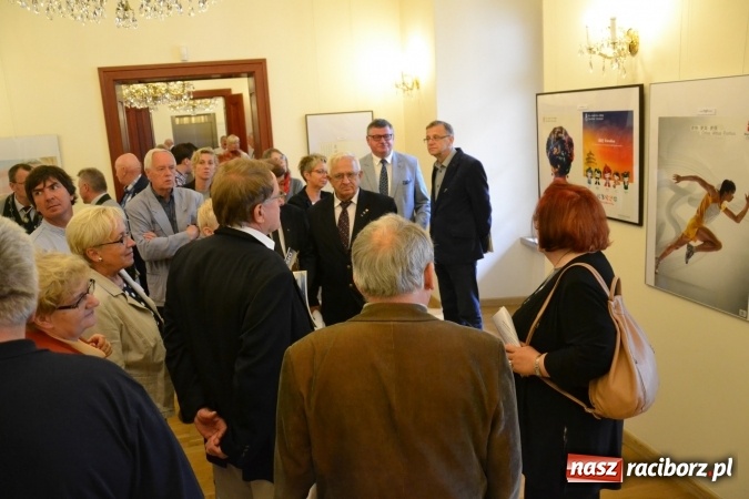 Zdjęcie w galerii na portalu naszraciborz.pl: Plakat Olimpijski - otwarcie wystawy na Zamku Piastowskim  wiadomości z regionu