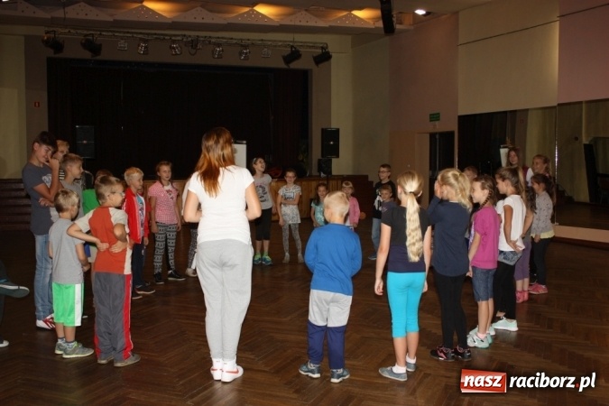 Zdjęcie w galerii na portalu naszraciborz.pl: Wakacyjny czwartek w krzanowickim domu kultury  wiadomości z regionu