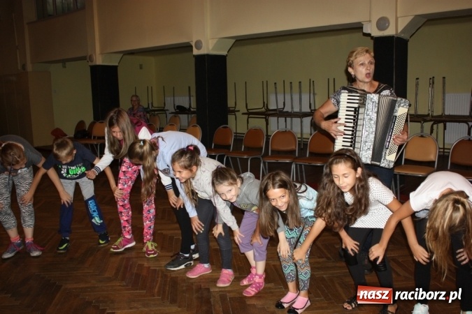 Zdjęcie w galerii na portalu naszraciborz.pl: Wakacyjny czwartek w krzanowickim domu kultury  wiadomości z regionu