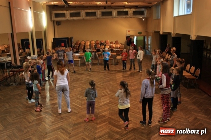 Zdjęcie w galerii na portalu naszraciborz.pl: Wakacyjny czwartek w krzanowickim domu kultury  wiadomości z regionu