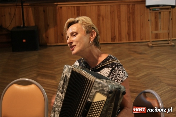 Zdjęcie w galerii na portalu naszraciborz.pl: Wakacyjny czwartek w krzanowickim domu kultury  wiadomości z regionu