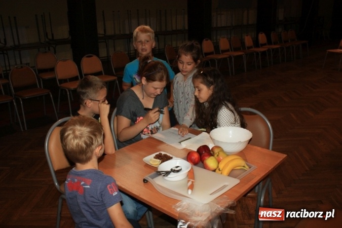 Zdjęcie w galerii na portalu naszraciborz.pl: Wakacyjny czwartek w krzanowickim domu kultury  wiadomości z regionu