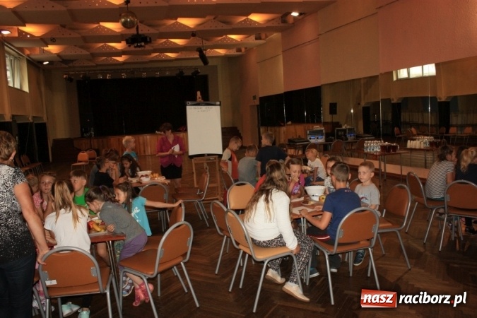 Zdjęcie w galerii na portalu naszraciborz.pl: Wakacyjny czwartek w krzanowickim domu kultury  wiadomości z regionu