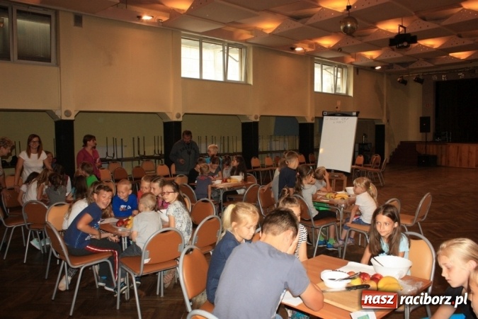 Zdjęcie w galerii na portalu naszraciborz.pl: Wakacyjny czwartek w krzanowickim domu kultury  wiadomości z regionu