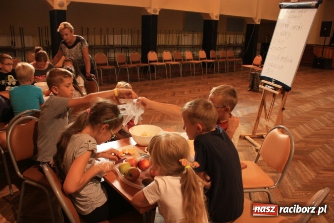 Zdjęcie w galerii na portalu naszraciborz.pl: Wakacyjny czwartek w krzanowickim domu kultury  wiadomości z regionu