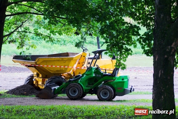 Zdjęcie w galerii na portalu naszraciborz.pl: Ruszyła budowa plaży nad Odrą wiadomości z regionu