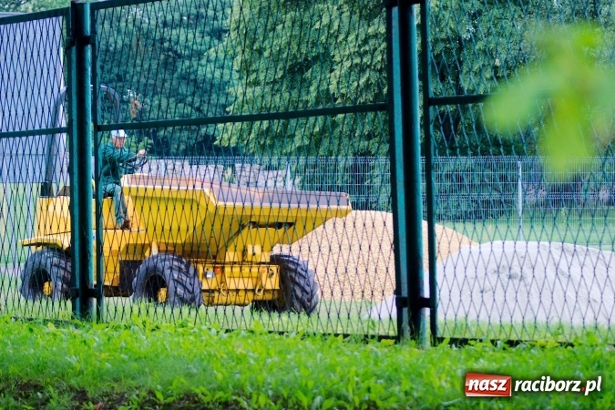 Zdjęcie w galerii na portalu naszraciborz.pl: Ruszyła budowa plaży nad Odrą wiadomości z regionu