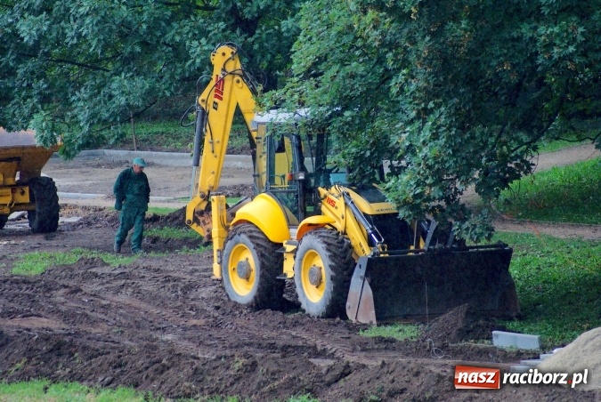 Zdjęcie w galerii na portalu naszraciborz.pl: Ruszyła budowa plaży nad Odrą wiadomości z regionu