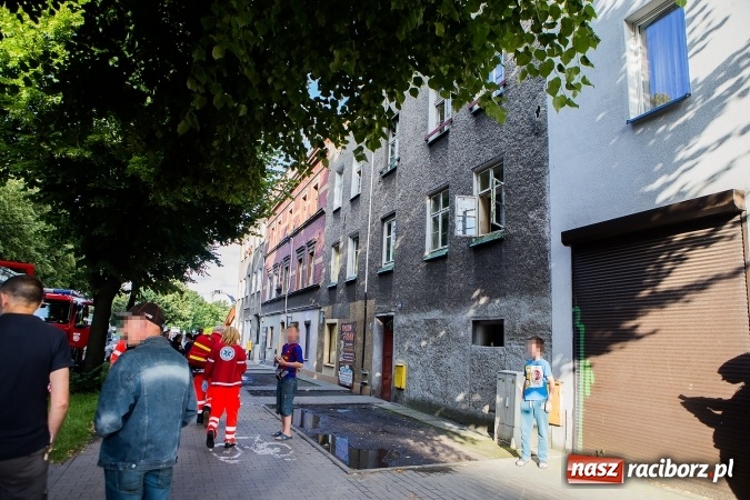 Zdjęcie w galerii na portalu naszraciborz.pl: Strażacy i ratownicy medyczni interweniowali przy Opawskiej wiadomości z regionu