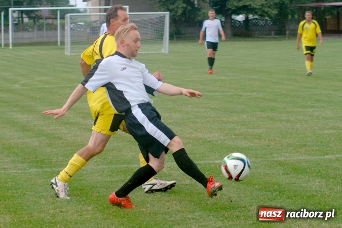 Zdjęcie w galerii na portalu naszraciborz.pl: I Festyn Rodzinny w Tworkowie za nami. Grano o Puchar Sołtysa wiadomości z regionu