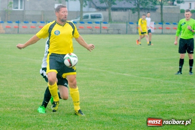 Zdjęcie w galerii na portalu naszraciborz.pl: I Festyn Rodzinny w Tworkowie za nami. Grano o Puchar Sołtysa wiadomości z regionu