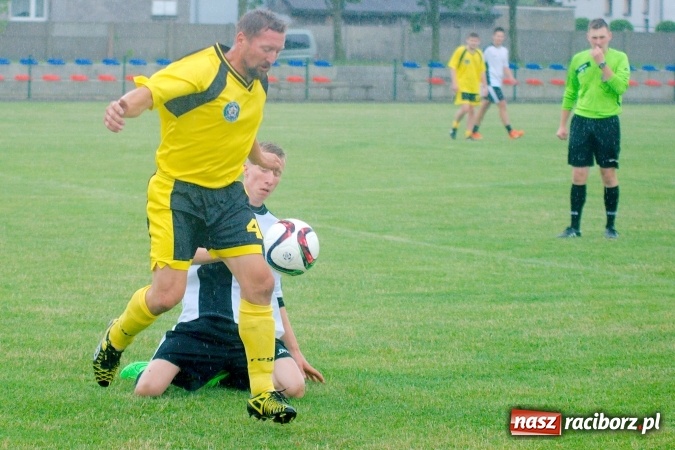 Zdjęcie w galerii na portalu naszraciborz.pl: I Festyn Rodzinny w Tworkowie za nami. Grano o Puchar Sołtysa wiadomości z regionu
