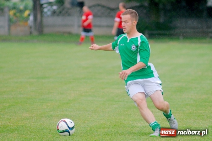 Zdjęcie w galerii na portalu naszraciborz.pl: I Festyn Rodzinny w Tworkowie za nami. Grano o Puchar Sołtysa wiadomości z regionu