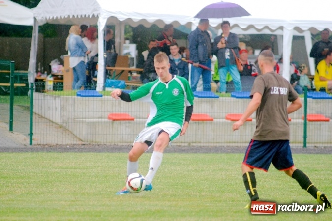 Zdjęcie w galerii na portalu naszraciborz.pl: I Festyn Rodzinny w Tworkowie za nami. Grano o Puchar Sołtysa wiadomości z regionu