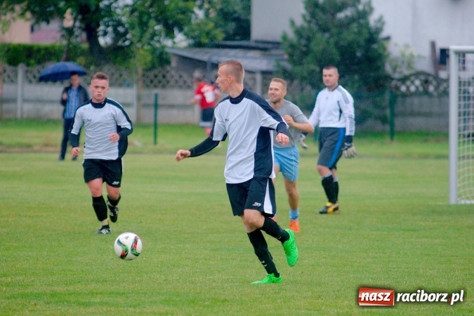 Zdjęcie w galerii na portalu naszraciborz.pl: I Festyn Rodzinny w Tworkowie za nami. Grano o Puchar Sołtysa wiadomości z regionu