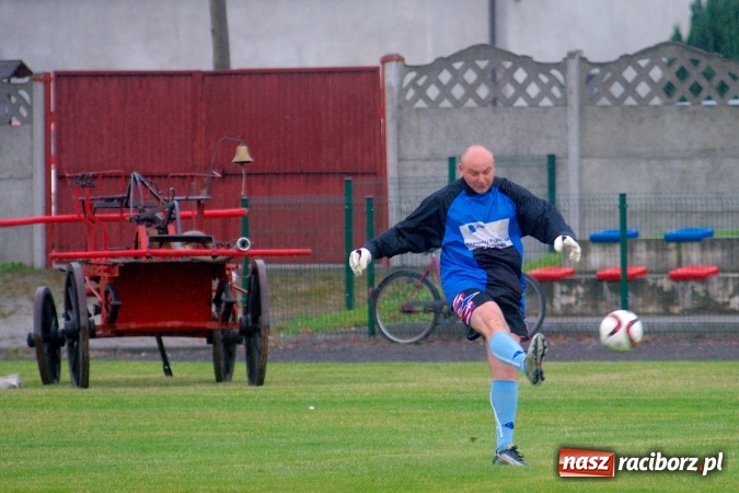 Zdjęcie w galerii na portalu naszraciborz.pl: I Festyn Rodzinny w Tworkowie za nami. Grano o Puchar Sołtysa wiadomości z regionu
