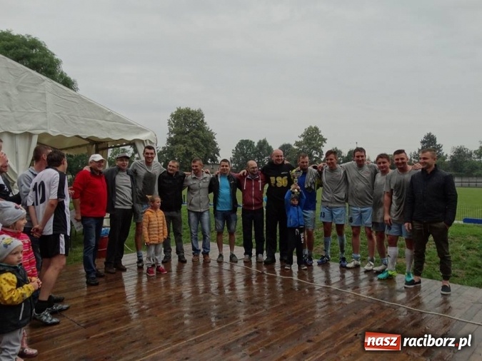 Zdjęcie w galerii na portalu naszraciborz.pl: I Festyn Rodzinny w Tworkowie za nami. Grano o Puchar Sołtysa wiadomości z regionu