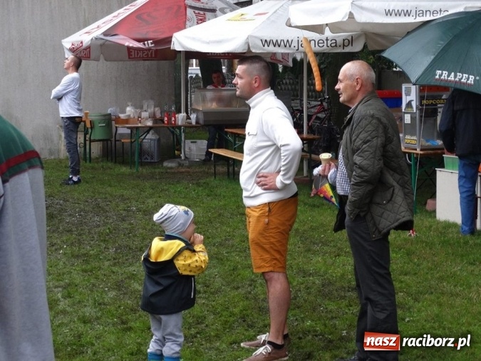 Zdjęcie w galerii na portalu naszraciborz.pl: I Festyn Rodzinny w Tworkowie za nami. Grano o Puchar Sołtysa wiadomości z regionu
