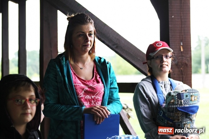 Zdjęcie w galerii na portalu naszraciborz.pl: Deszczowe poszukiwanie Koziołka w Rudzie Kozielskiej  wiadomości z regionu