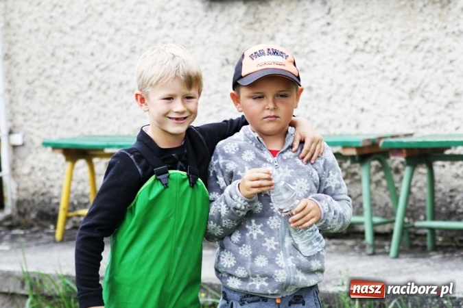 Zdjęcie w galerii na portalu naszraciborz.pl: Deszczowe poszukiwanie Koziołka w Rudzie Kozielskiej  wiadomości z regionu