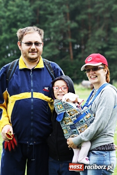 Zdjęcie w galerii na portalu naszraciborz.pl: Deszczowe poszukiwanie Koziołka w Rudzie Kozielskiej  wiadomości z regionu