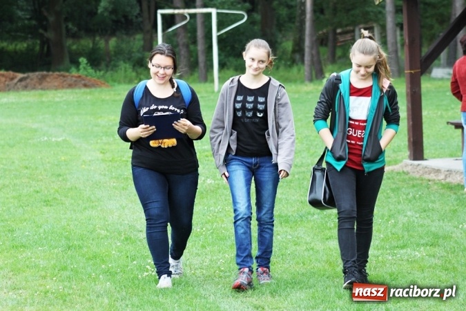 Zdjęcie w galerii na portalu naszraciborz.pl: Deszczowe poszukiwanie Koziołka w Rudzie Kozielskiej  wiadomości z regionu