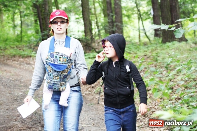 Zdjęcie w galerii na portalu naszraciborz.pl: Deszczowe poszukiwanie Koziołka w Rudzie Kozielskiej  wiadomości z regionu