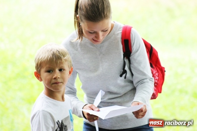 Zdjęcie w galerii na portalu naszraciborz.pl: Deszczowe poszukiwanie Koziołka w Rudzie Kozielskiej  wiadomości z regionu