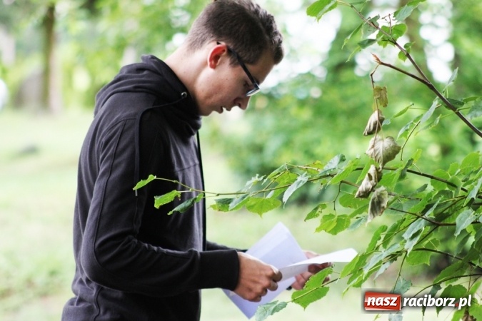 Zdjęcie w galerii na portalu naszraciborz.pl: Deszczowe poszukiwanie Koziołka w Rudzie Kozielskiej  wiadomości z regionu
