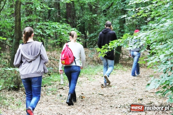 Zdjęcie w galerii na portalu naszraciborz.pl: Deszczowe poszukiwanie Koziołka w Rudzie Kozielskiej  wiadomości z regionu