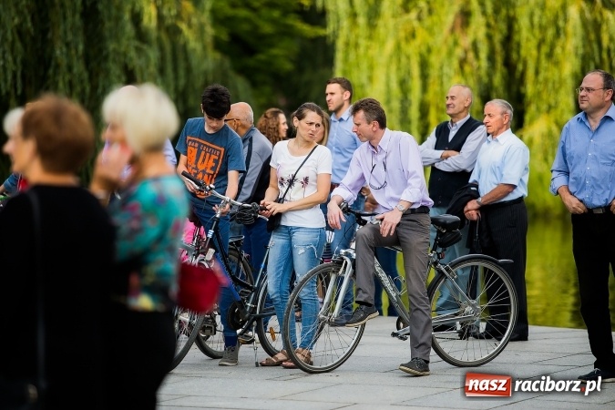 Zdjęcie w galerii na portalu naszraciborz.pl: Raciborska Orkiestra Dęta Plania zagrała w Parku Roth wiadomości z regionu