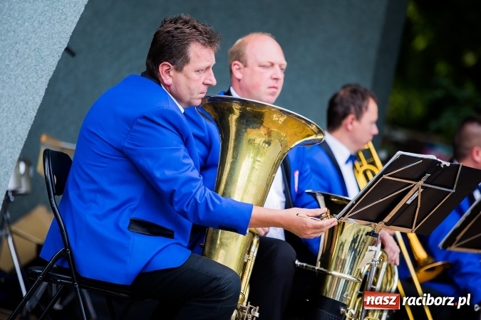 Zdjęcie w galerii na portalu naszraciborz.pl: Raciborska Orkiestra Dęta Plania zagrała w Parku Roth wiadomości z regionu