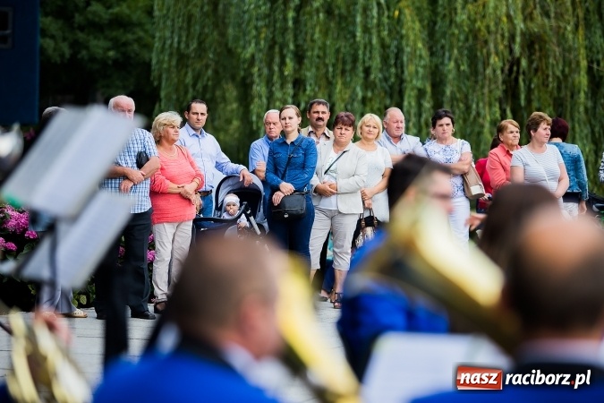 Zdjęcie w galerii na portalu naszraciborz.pl: Raciborska Orkiestra Dęta Plania zagrała w Parku Roth wiadomości z regionu