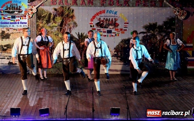 Zdjęcie w galerii na portalu naszraciborz.pl: Tancerze promowali gminę Nędza na festiwalu w Bułgarii wiadomości z regionu