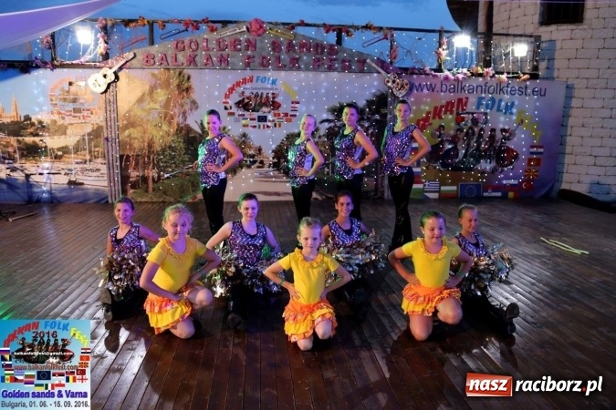 Zdjęcie w galerii na portalu naszraciborz.pl: Tancerze promowali gminę Nędza na festiwalu w Bułgarii wiadomości z regionu