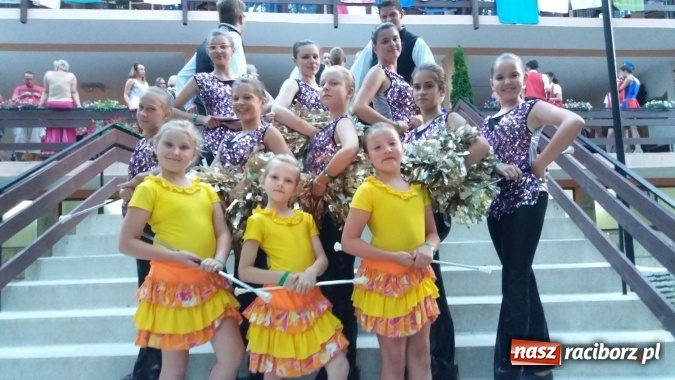 Zdjęcie w galerii na portalu naszraciborz.pl: Tancerze promowali gminę Nędza na festiwalu w Bułgarii wiadomości z regionu