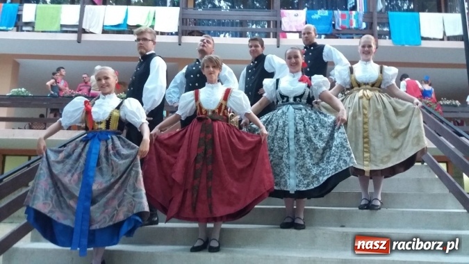 Zdjęcie w galerii na portalu naszraciborz.pl: Tancerze promowali gminę Nędza na festiwalu w Bułgarii wiadomości z regionu