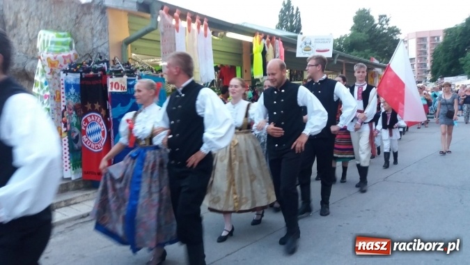 Zdjęcie w galerii na portalu naszraciborz.pl: Tancerze promowali gminę Nędza na festiwalu w Bułgarii wiadomości z regionu