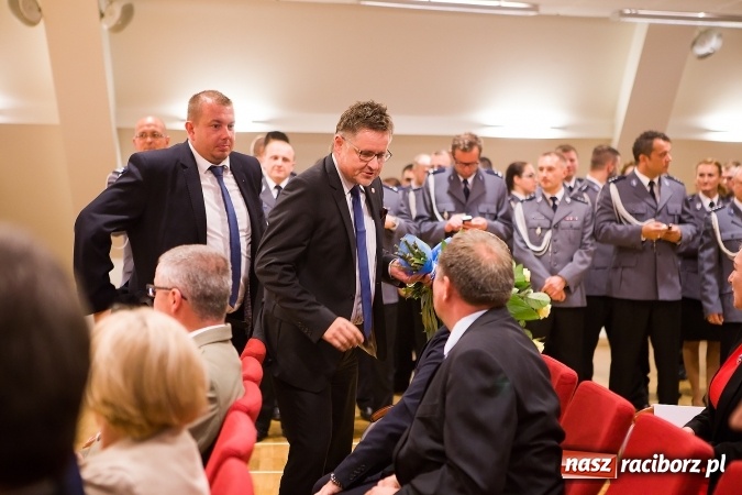 Zdjęcie w galerii na portalu naszraciborz.pl: Raciborskie obchody Święta Policji na zamku. 70 funkcjonariuszy z awansami wiadomości z regionu