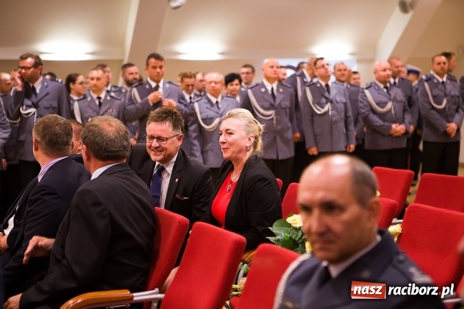 Zdjęcie w galerii na portalu naszraciborz.pl: Raciborskie obchody Święta Policji na zamku. 70 funkcjonariuszy z awansami wiadomości z regionu