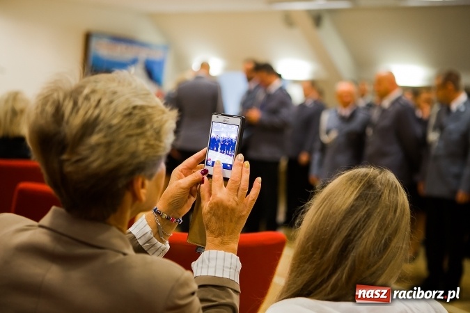 Zdjęcie w galerii na portalu naszraciborz.pl: Raciborskie obchody Święta Policji na zamku. 70 funkcjonariuszy z awansami wiadomości z regionu