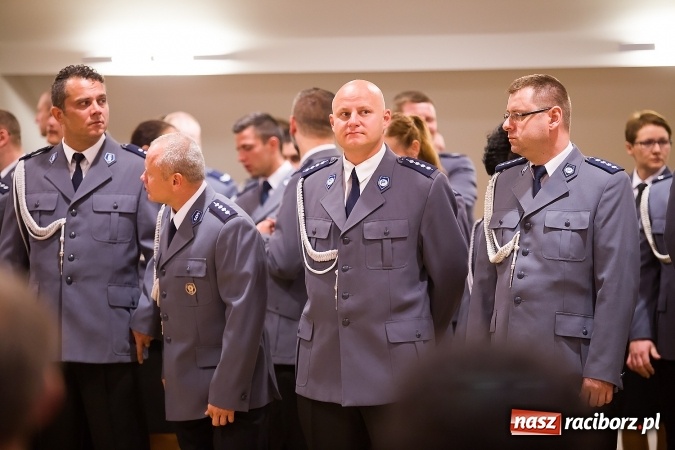 Zdjęcie w galerii na portalu naszraciborz.pl: Raciborskie obchody Święta Policji na zamku. 70 funkcjonariuszy z awansami wiadomości z regionu