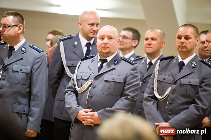 Zdjęcie w galerii na portalu naszraciborz.pl: Raciborskie obchody Święta Policji na zamku. 70 funkcjonariuszy z awansami wiadomości z regionu