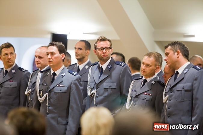 Zdjęcie w galerii na portalu naszraciborz.pl: Raciborskie obchody Święta Policji na zamku. 70 funkcjonariuszy z awansami wiadomości z regionu