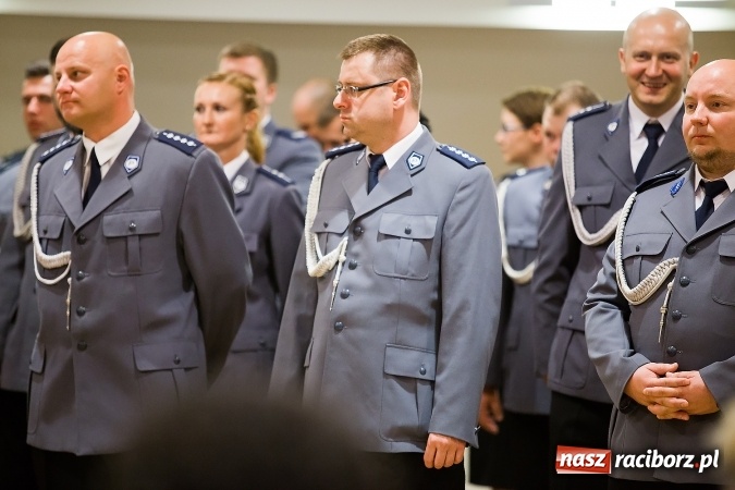 Zdjęcie w galerii na portalu naszraciborz.pl: Raciborskie obchody Święta Policji na zamku. 70 funkcjonariuszy z awansami wiadomości z regionu