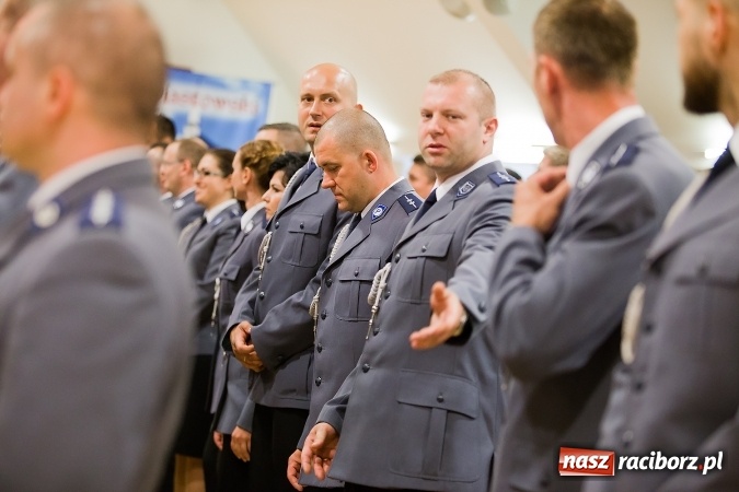 Zdjęcie w galerii na portalu naszraciborz.pl: Raciborskie obchody Święta Policji na zamku. 70 funkcjonariuszy z awansami wiadomości z regionu